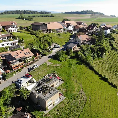 Gaestehaus Belle5 * Vully-les-Lacs